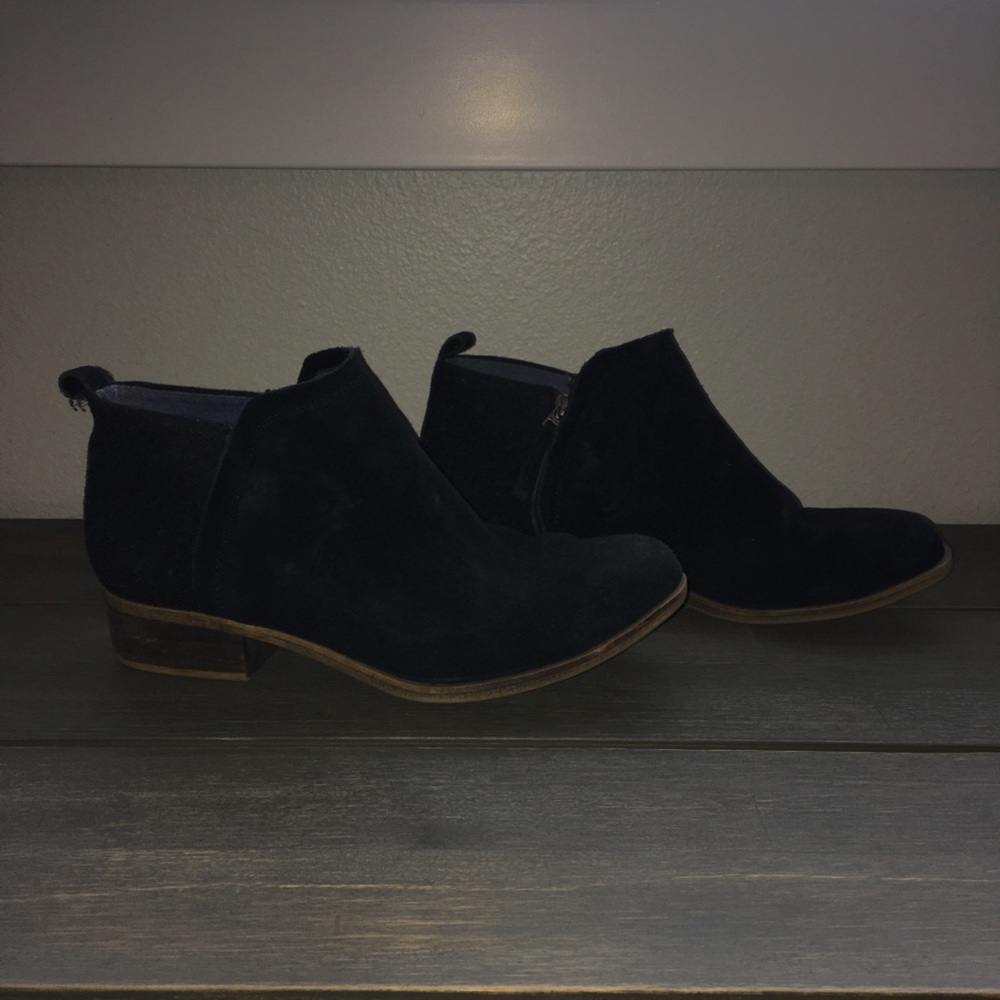 TOMS Brand Deia Ankle Boots